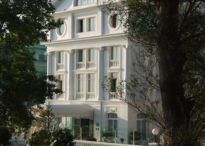 Hoyuela Hotel 4*